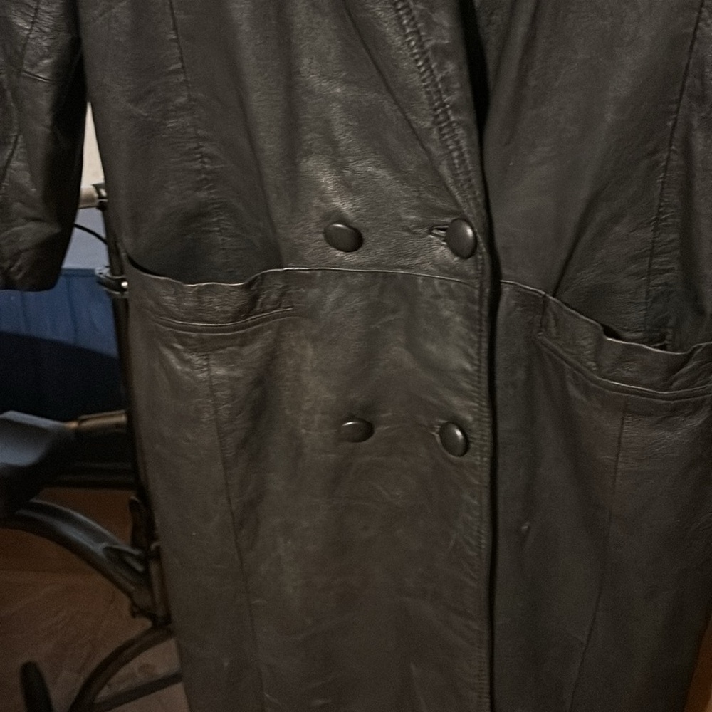 Men’s leather trench coat - Picture 3 of 12